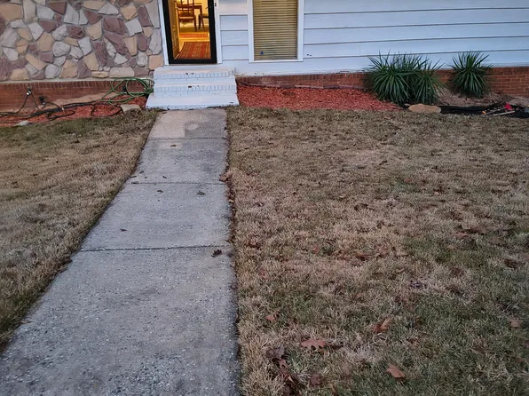 3630 Creekview Cir, Atlanta, GA 30349