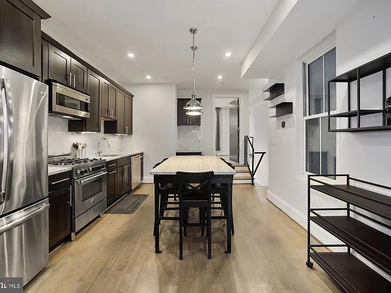 2298 Champlain St NW #B — Photo 22