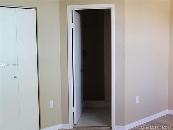 5th image of 1575 N Treasure Dr
