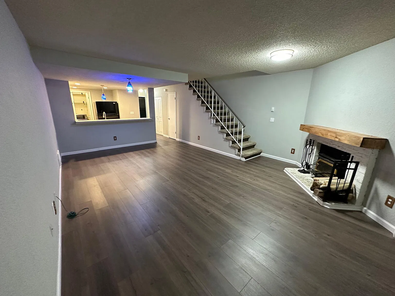 706 10th St NE — Photo 3