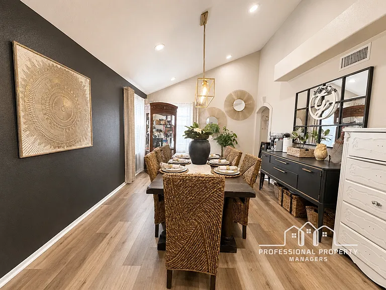 3522 W 12th Ln — Photo 6