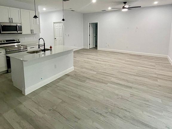 3rd image of 1530 11th Ave