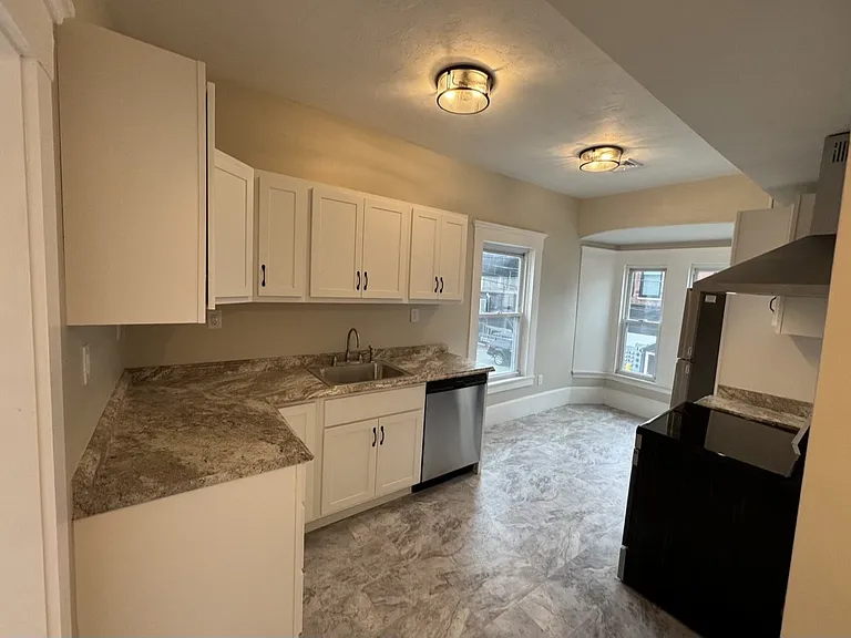17 Whitman Ave #2 — Photo 5