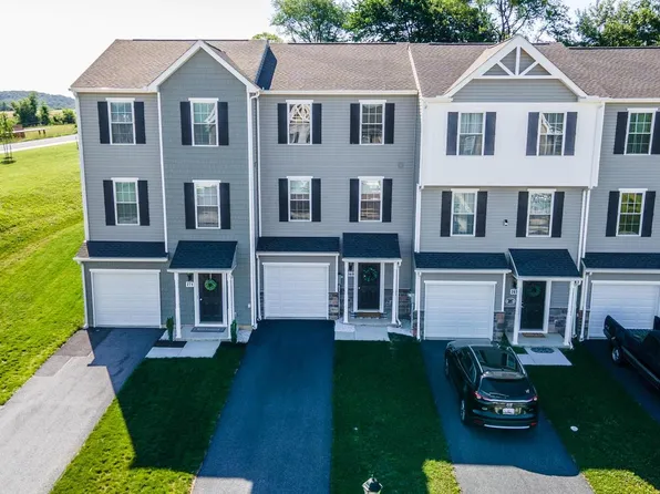 269 Holstein Dr, Hanover, PA 17331