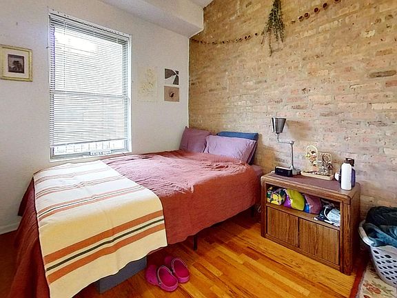 5th image of 900 W Gunnison St #304