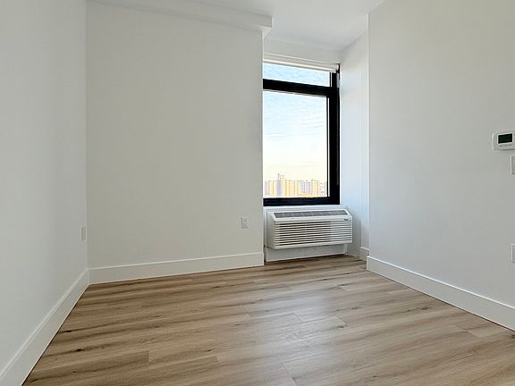 3rd image of 228 E 135th St #1431