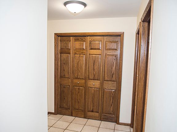 5th image of 8224 Red Oak Ln