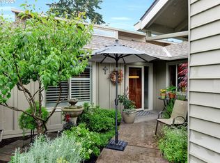 15755 SW Oakhill Ln, Tigard, OR