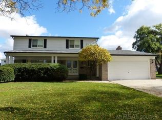 31934 Claeys Dr, Warren, MI 48093