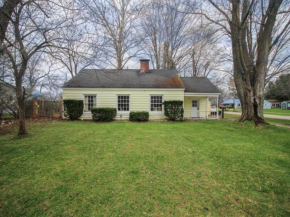 1st image of 755 White Pigeon Rd
