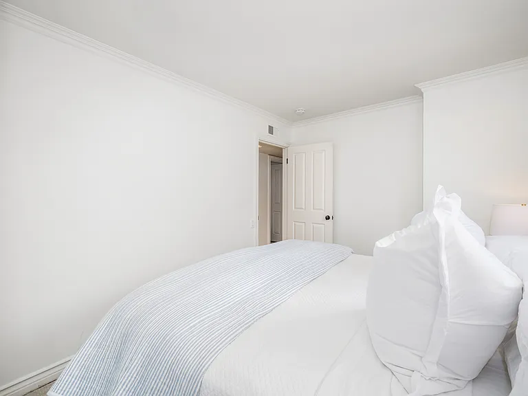 1706 W Oceanfront — Photo 34