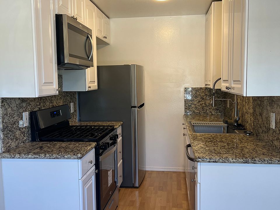 Kitchen with New Kitchen Cabinets