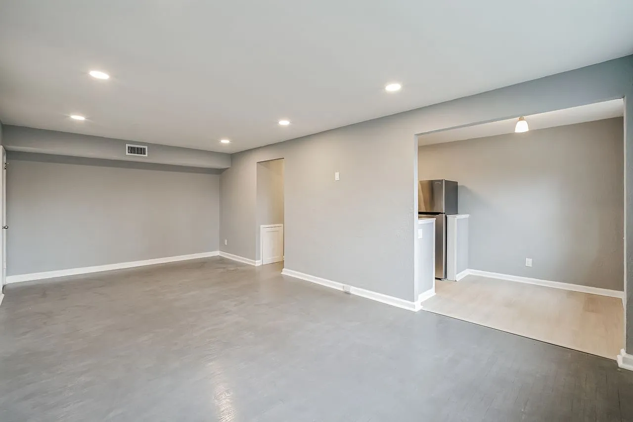 2 bed, 950 sqft, $1,600 — Photo 2