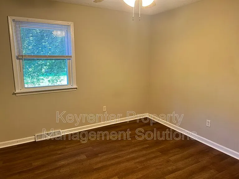 510 Shore Rd — Photo 20