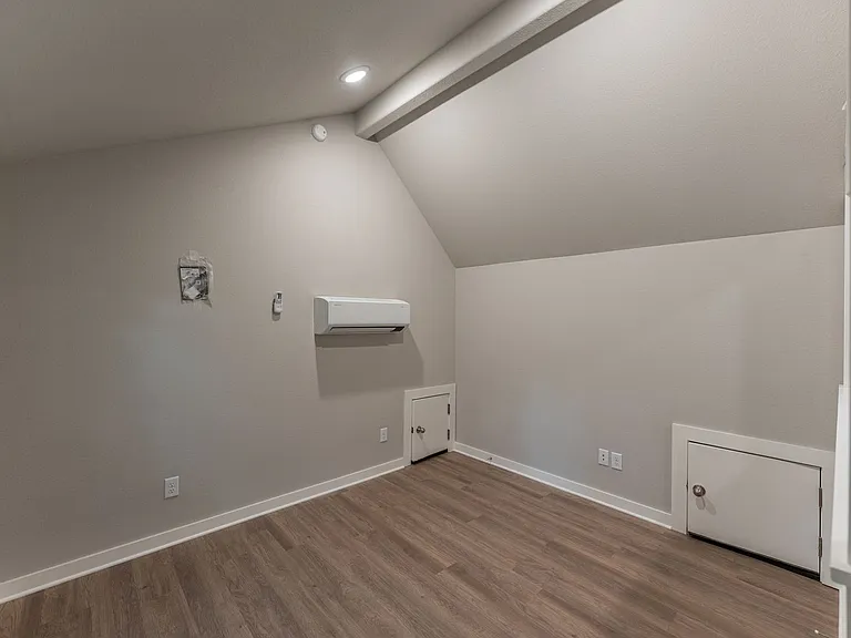 1315 S Van Buren Ave — Photo 21