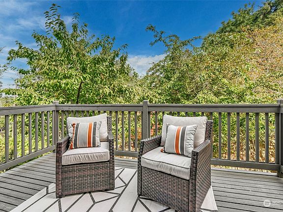 5th image of 4729 NE 204th Street