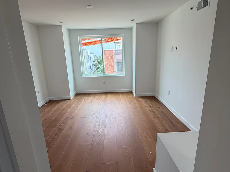 1209 S 26th St — Photo 23