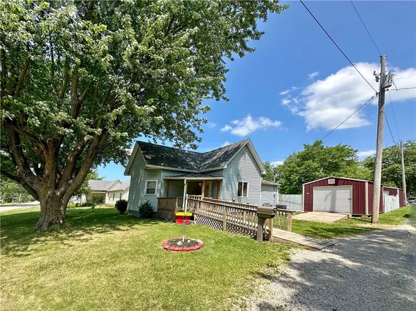 401 W Arthur St, Paris, IL 61944