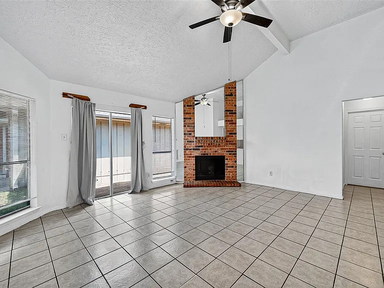 4632 Greenwood Dr — Photo 5