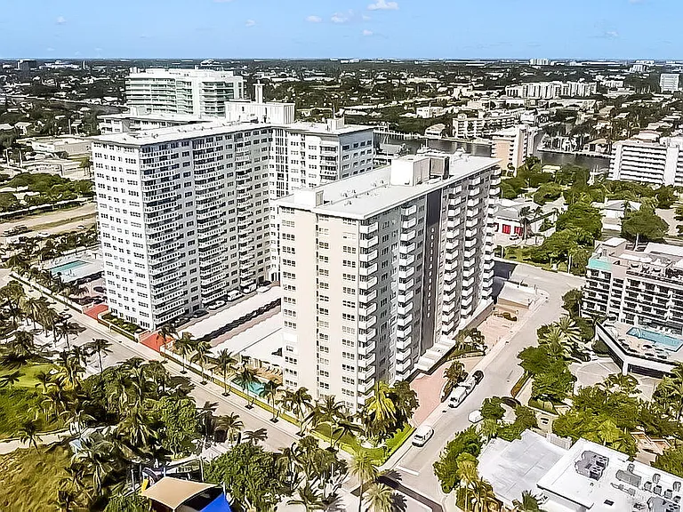 133 N Pompano Beach Blvd #204 — Photo 33