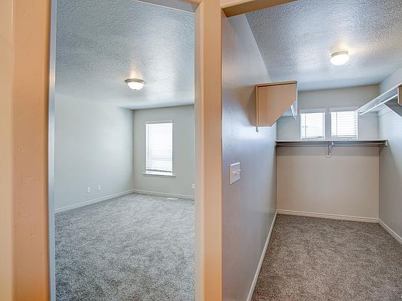 5th image of 797 N Old Fort Dr
