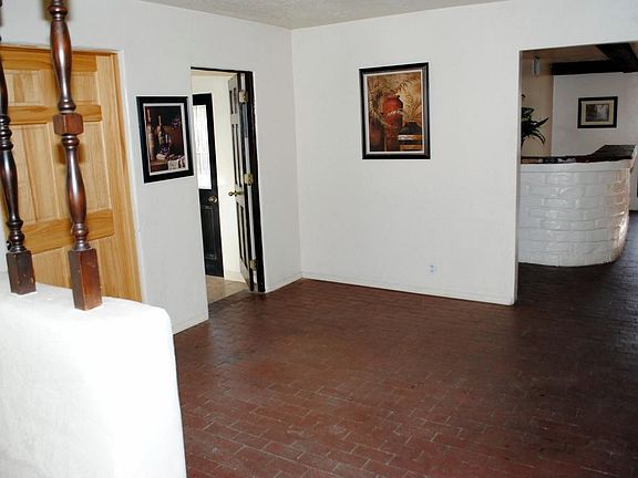 4th image of 5722 Gilmer Pl NE