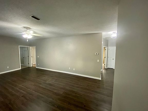 5th image of 609 Antler Dr