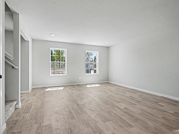 5th image of 1017 Red Oak Ln