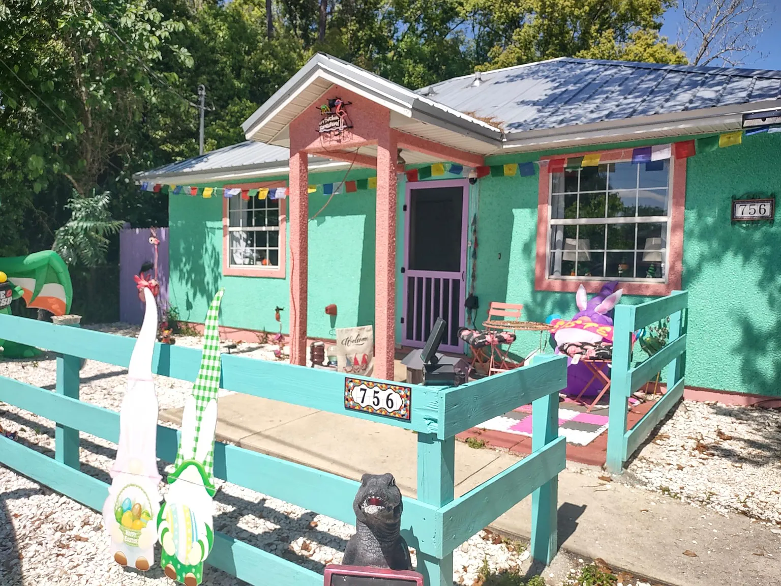 756 W Cathedral Pl — Photo 2