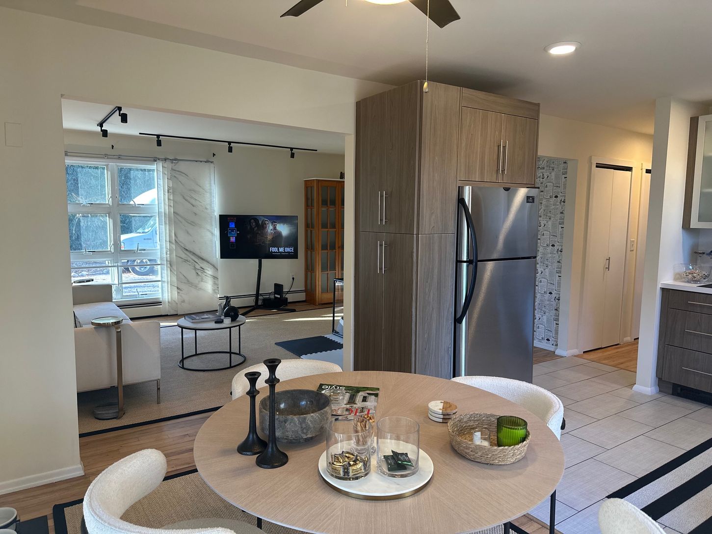  Dining room, open kitchen layout