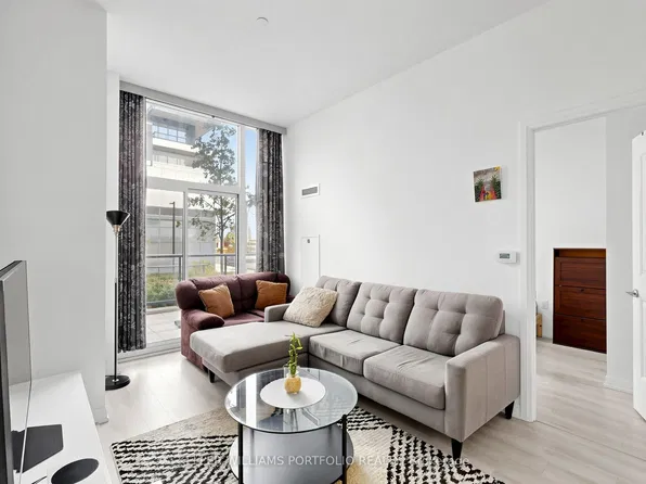 35 Watergarden Dr #112, Mississauga, ON L5R 0G8