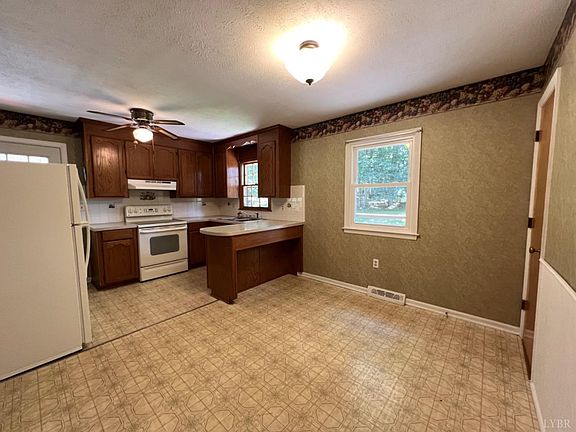 4th image of 181 Wildwood Dr