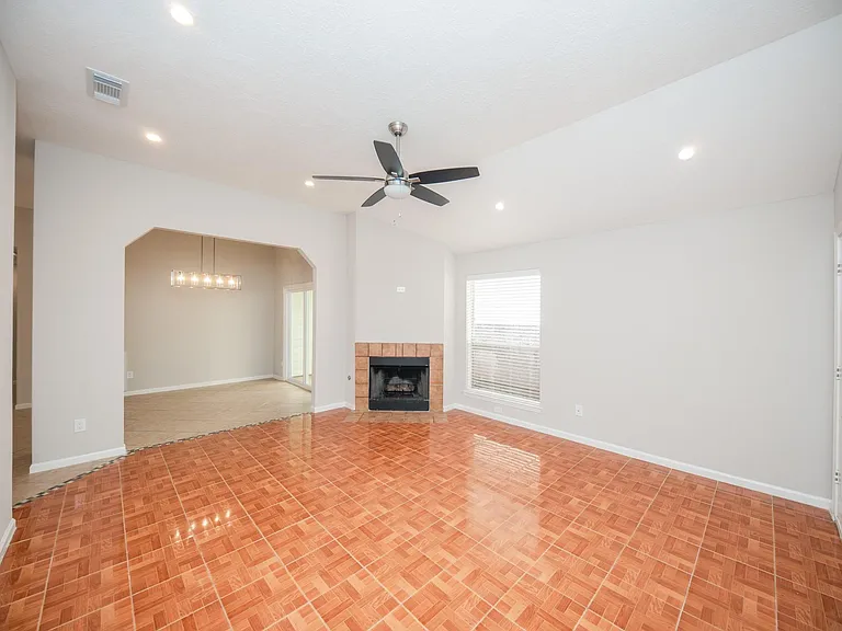 121 Coffee Ln — Photo 8