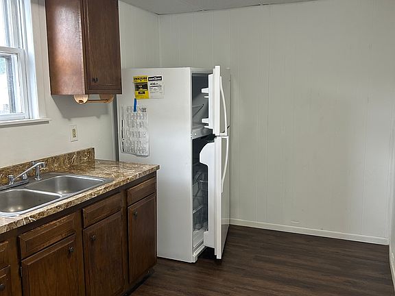2nd image of 106 S 2nd St #2