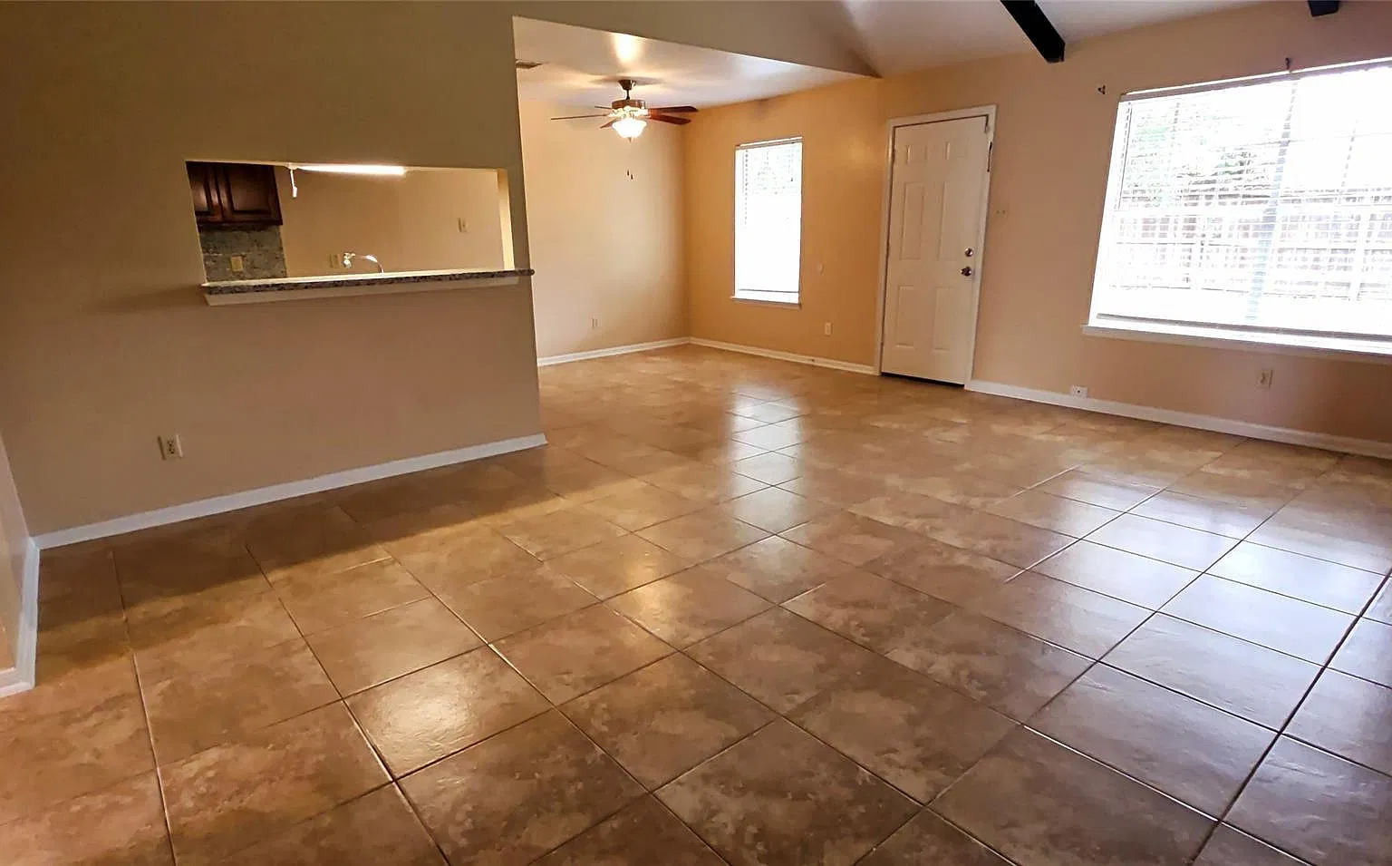 4 bed, 2.0 bath, 1670 sqft, $1,890 — Photo 4