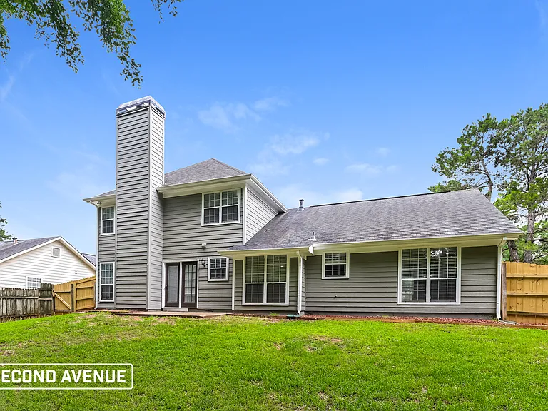 2411 Windridge Dr NE — Photo 13