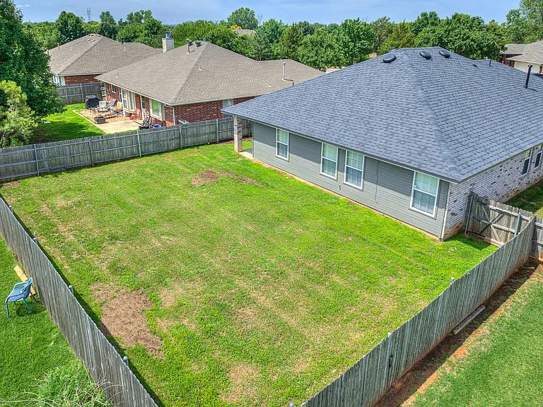 21862 Meadow Mist Ct — Photo 25