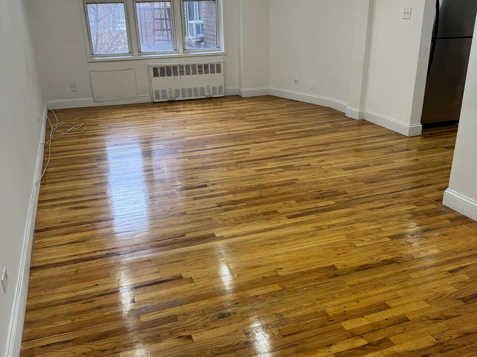 Studio, 550 sqft, $2,250 — Photo 2