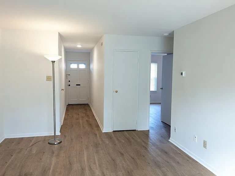 2 Kearney Dr — Photo 2