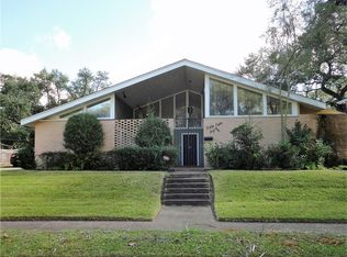 5815 Sutton Pl, New Orleans, LA 70131