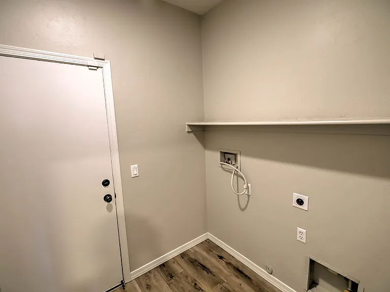 838 W Calle Valenciana — Photo 29