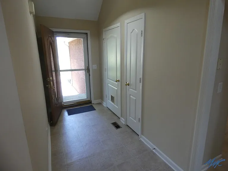 419 Conhocken Ct — Photo 12