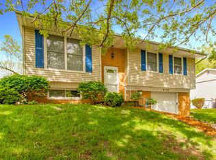 6105 N Devonshire Dr, Peoria, IL 61615