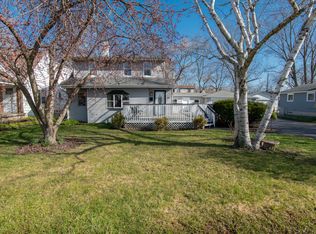 408 E Willow Dr, Round Lake Park, IL 60073