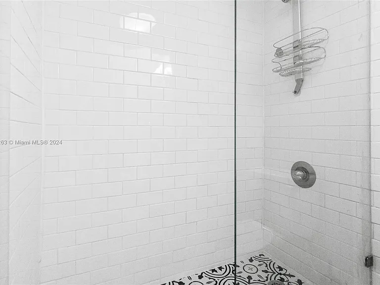 100 Lincoln Rd #320 — Photo 13