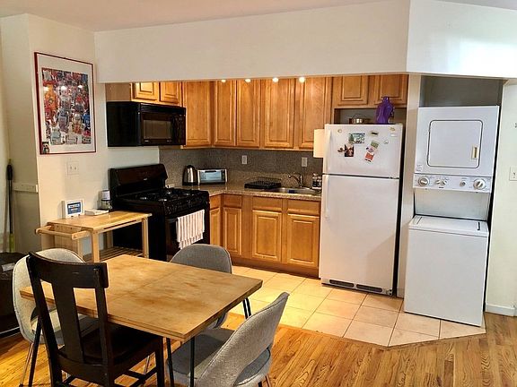 4th image of 35 Essex St APT 2B