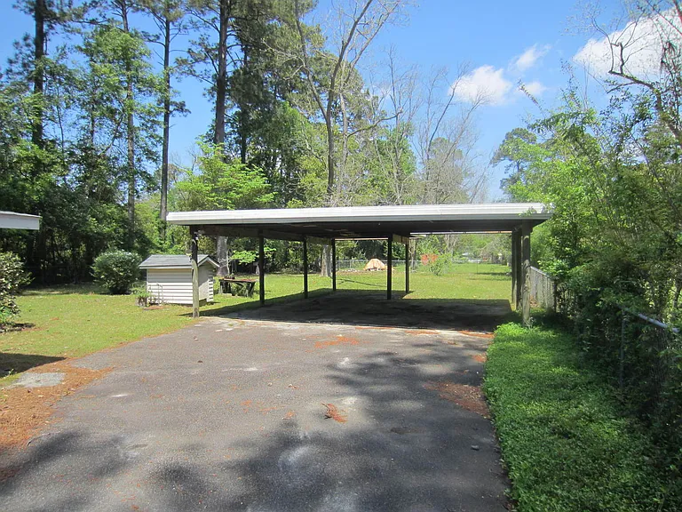 706 Pineview Dr — Photo 10