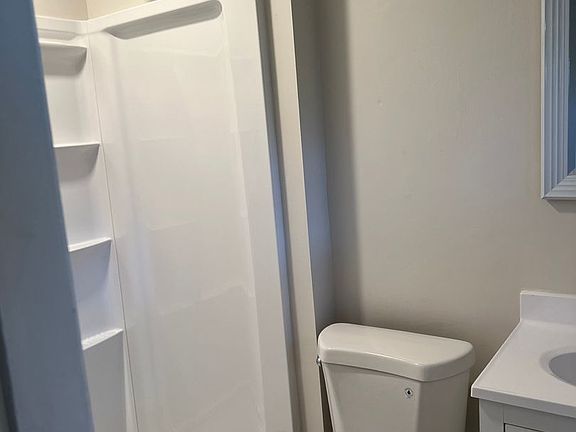 4th image of 111 Perrin Ave