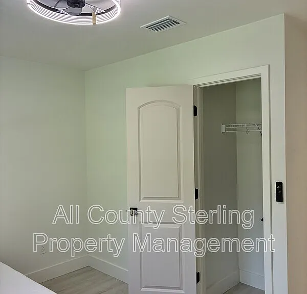 10230 NE 72nd St — Photo 17