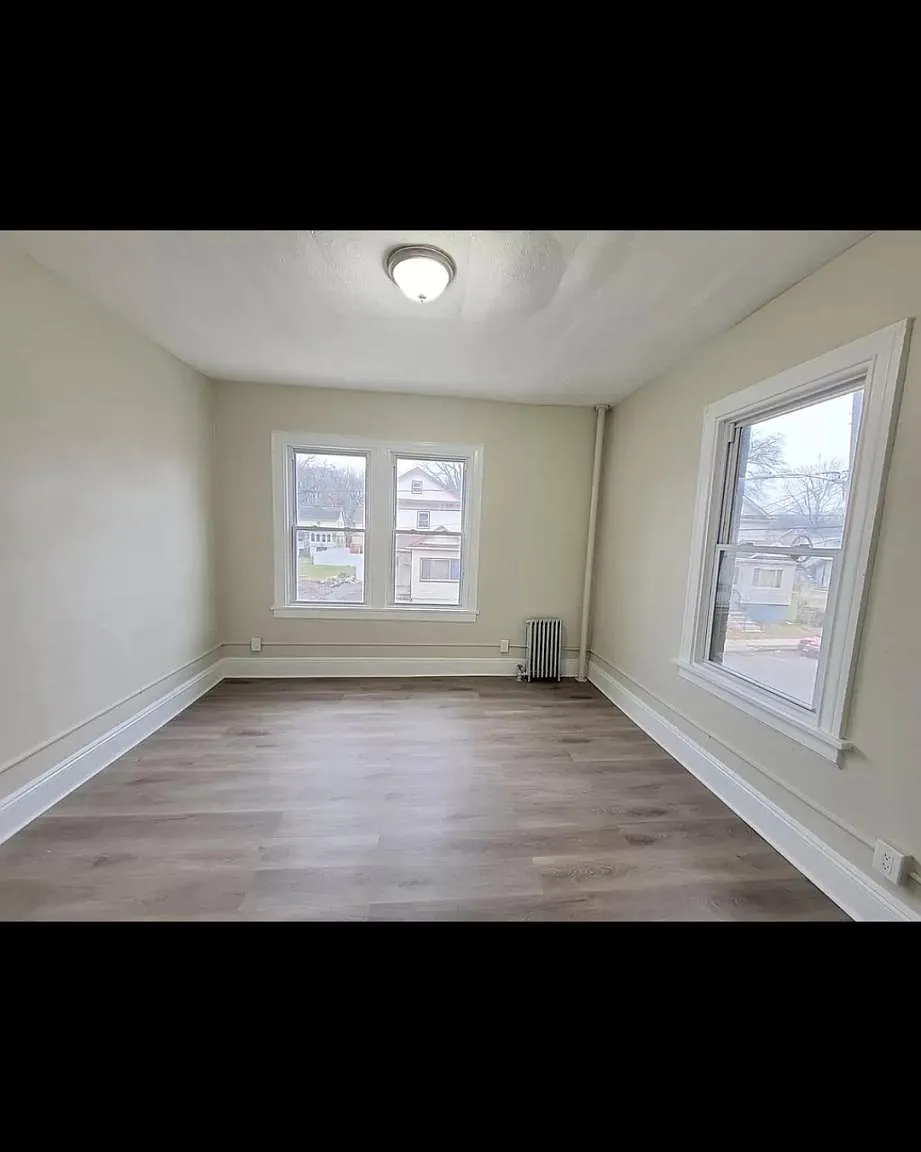 3 bed, 1200 sqft, $2,700 — Photo 3